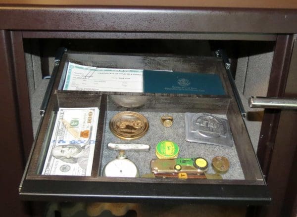 Z1 drop drawer detail